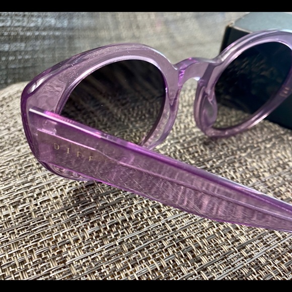 Diff Purple sunglasses - Picture 5 of 12